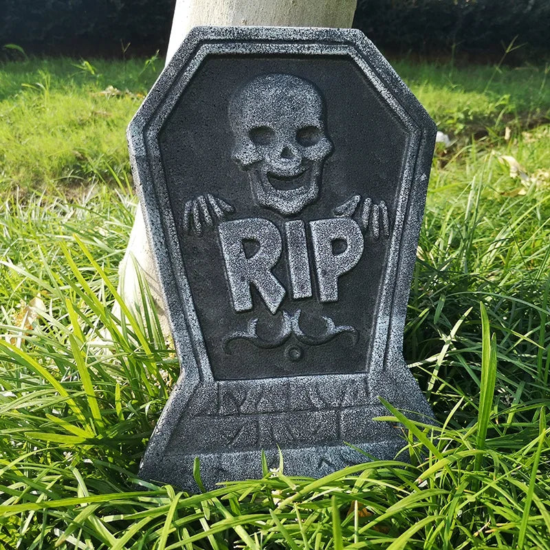 "GraveMarker™ RIP Tombstone Set (4pcs)